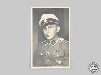 germany,_ss._a_studio_portrait_of_a_waffen-_ss_unterscharführer__mnc9792_m20_0638