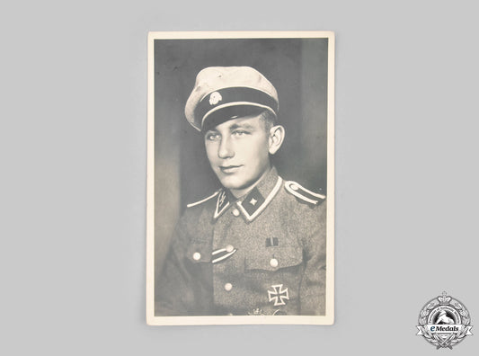 germany,_ss._a_studio_portrait_of_a_waffen-_ss_unterscharführer__mnc9792_m20_0638