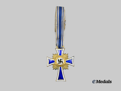 germany,_third_reich._an_honour_cross_of_the_german_mother,_gold_grade_with_case,_by_wilhelm_deumer_e_medals__g62660_6