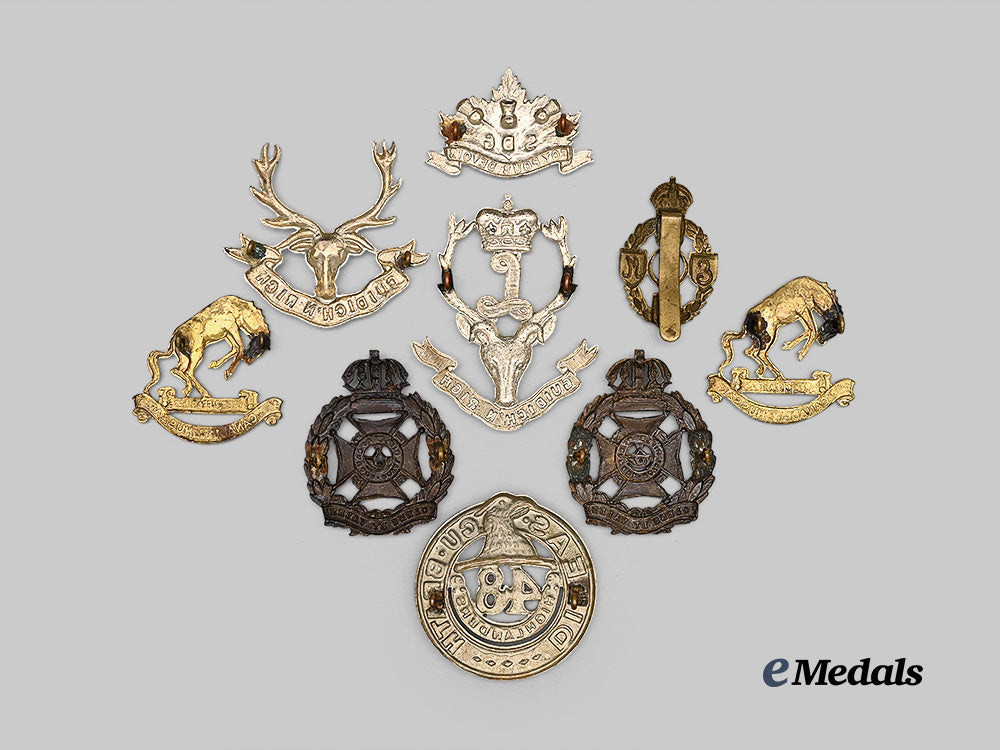 canada,_commonwealth._a_lot_of_eight_second_war_cap_badges_e_medals__m0473-59_3