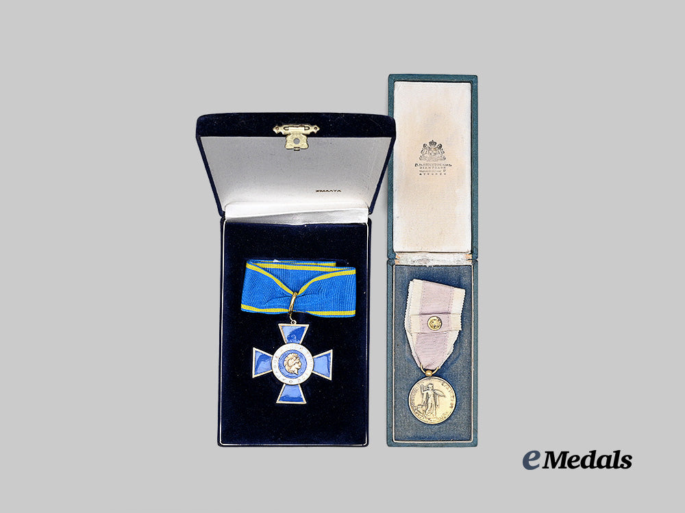 greece,_republic._an_order_of_honour,_commander,_and_athens_municipality_medal_e_medals__m0625-126_3