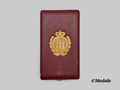 san_marino,_republic._an_order_of_saint_agatha,_knight_in_case_e_medals__e_u24372_2