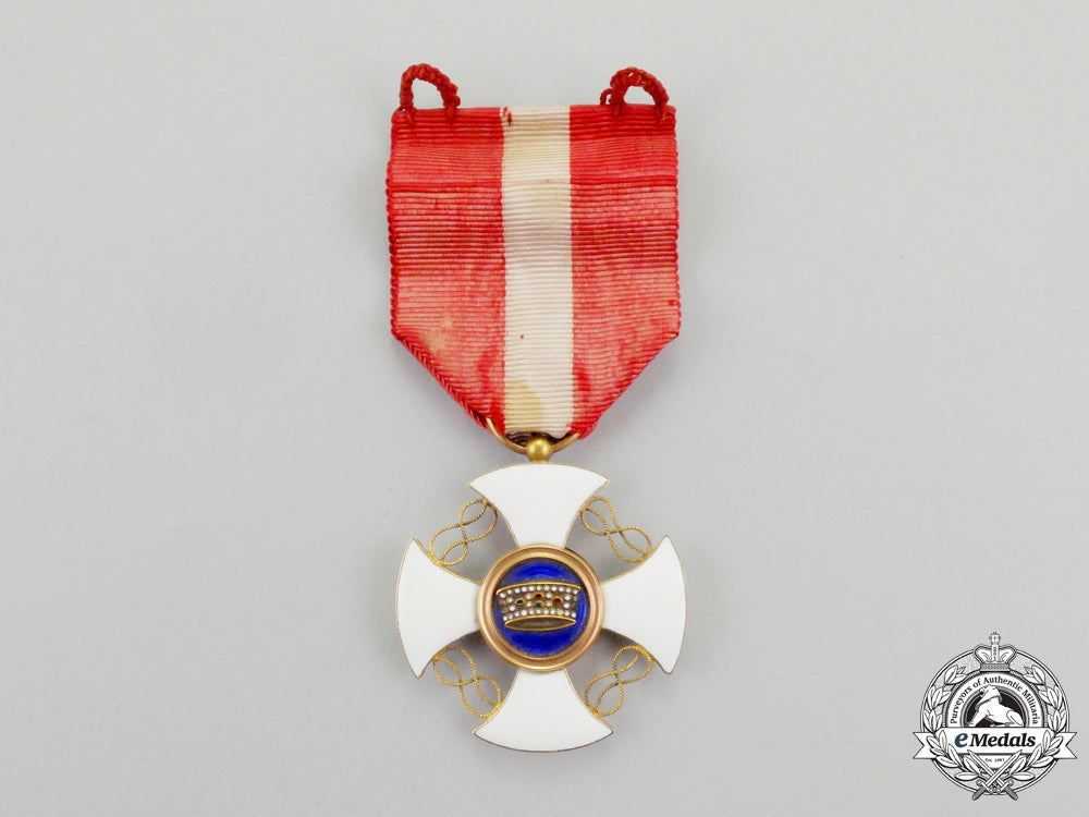 italy,_kingdom._an_order_of_the_crown_in_gold,_knight_with_case,_c.1900_n_005_1