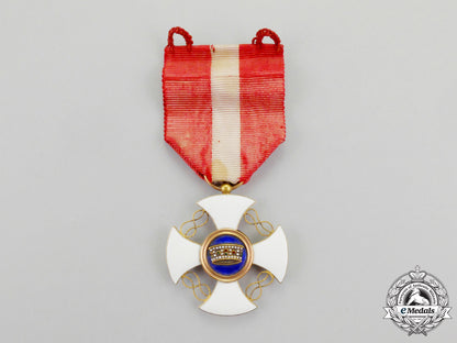 italy,_kingdom._an_order_of_the_crown_in_gold,_knight_with_case,_c.1900_n_005_1