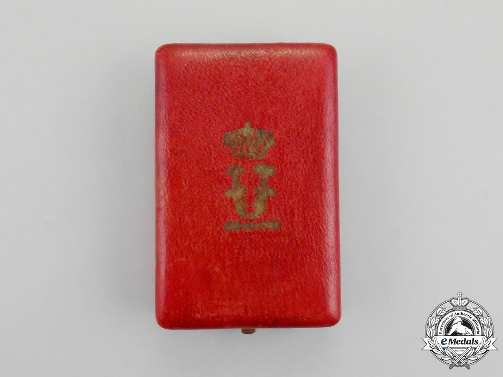 italy,_kingdom._an_order_of_the_crown_in_gold,_knight_with_case,_c.1900_n_011_1