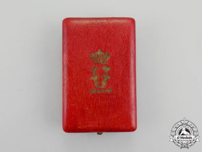 italy,_kingdom._an_order_of_the_crown_in_gold,_knight_with_case,_c.1900_n_011_1