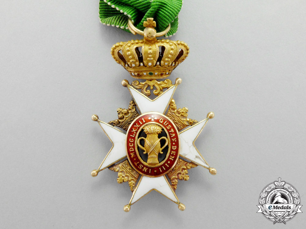 sweden._an_order_of_vasa_in_gold;_knight's_badge_n_041_1