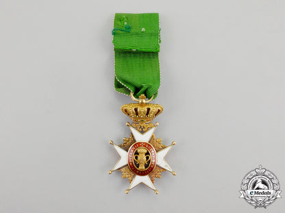 sweden._an_order_of_vasa_in_gold;_knight's_badge_n_042_1