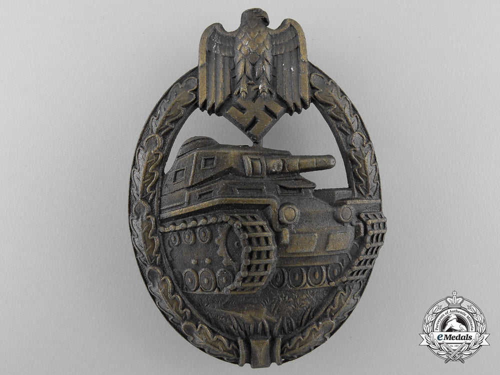 a_mint_bronze_grade_tank_assault_badge_n_139