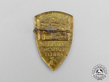 a_third_reich_period_nsbo“_day_of_german_labour”_badge_n_155_1