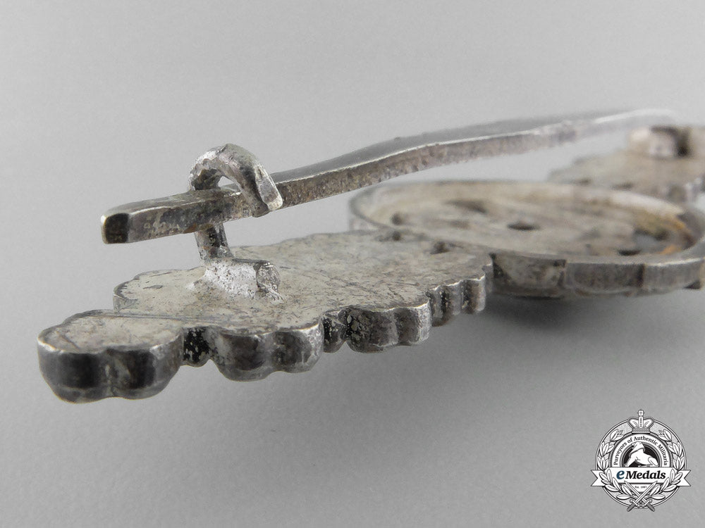 a_luftwaffe_squadron_clasp_for_bomber_pilots;_silver_grade_by_g.h._osang_n_165