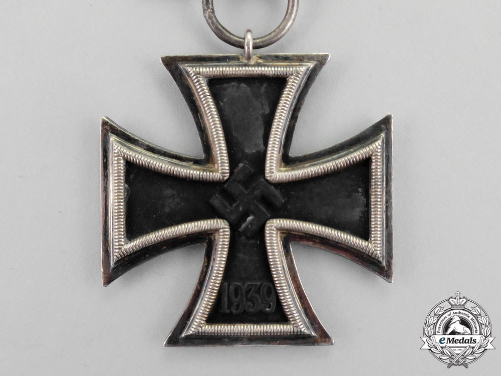 an_iron_cross1939_second_class_by_klein&_quenzer_of_idar-_oberstein_in_its_packet_of_issue_n_200
