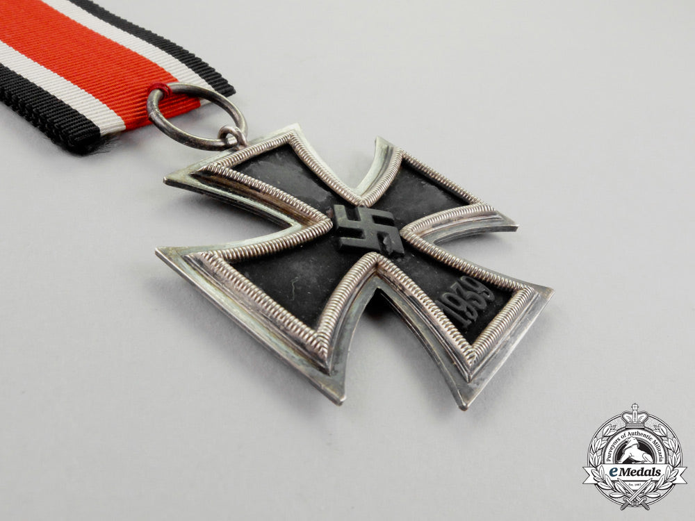 an_iron_cross1939_second_class_by_klein&_quenzer_of_idar-_oberstein_in_its_packet_of_issue_n_203