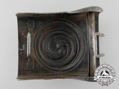 a"_neutral"_spiral_pattern_replacing_a_wartime_hj_insignia_belt_buckle;_published_example_n_323