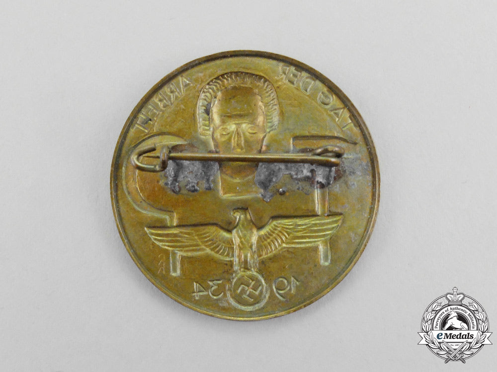 a1934_national_day_of_labour_badge_n_384_1