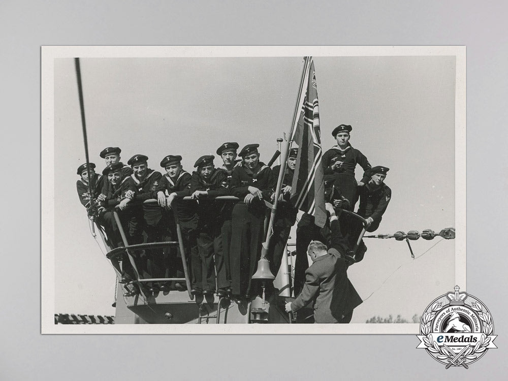 knight’s_cross_award_ceremony_photos_of_korvettenkapitän_eitel-_friedrich_kentrat,_u-8,_u-74_and_u-196_n_414