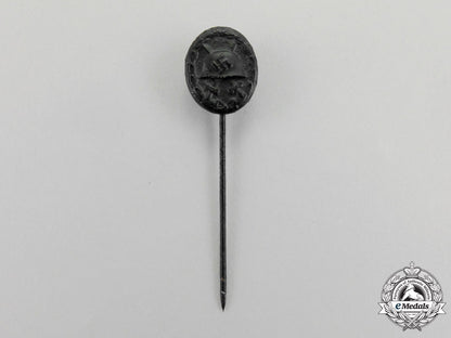 a_black_wound_badge_with_miniature_n_438_1
