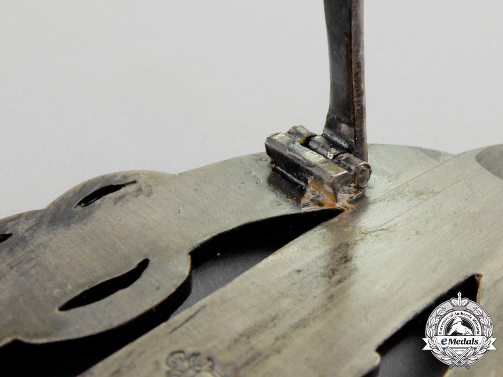 a_mint_commemorative_badge_for_army_airships(_zeppelin_badge)_by_p._meybauer_n_465_1