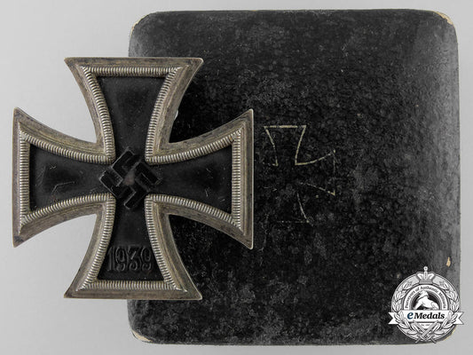 an_iron_cross_first_class1939_with_case_of_issue_n_636