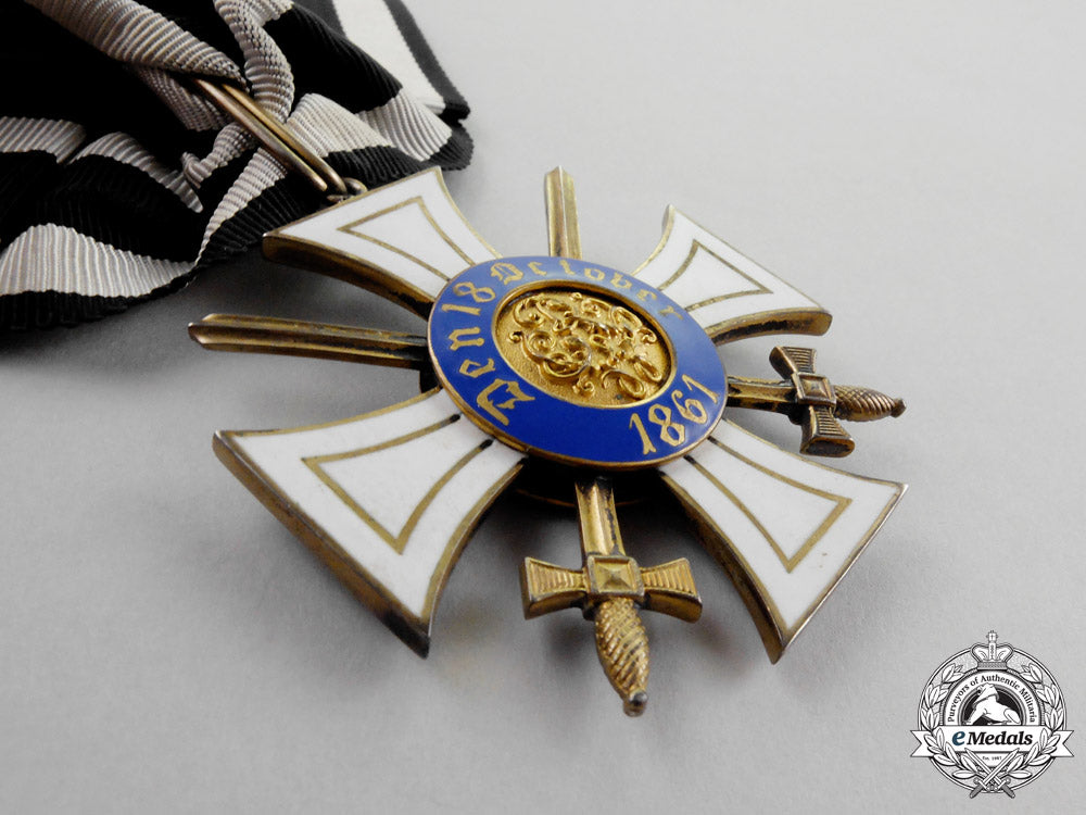 prussia._a1916-1918_issue_royal_order_of_the_crown_second_class_with_swords_by_godet&_son_n_779_1