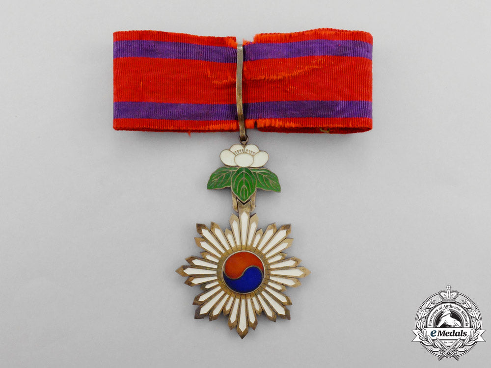 korea._an_order_of_the_taegeuk,3_rd_class_commander's_cross_n_870_2