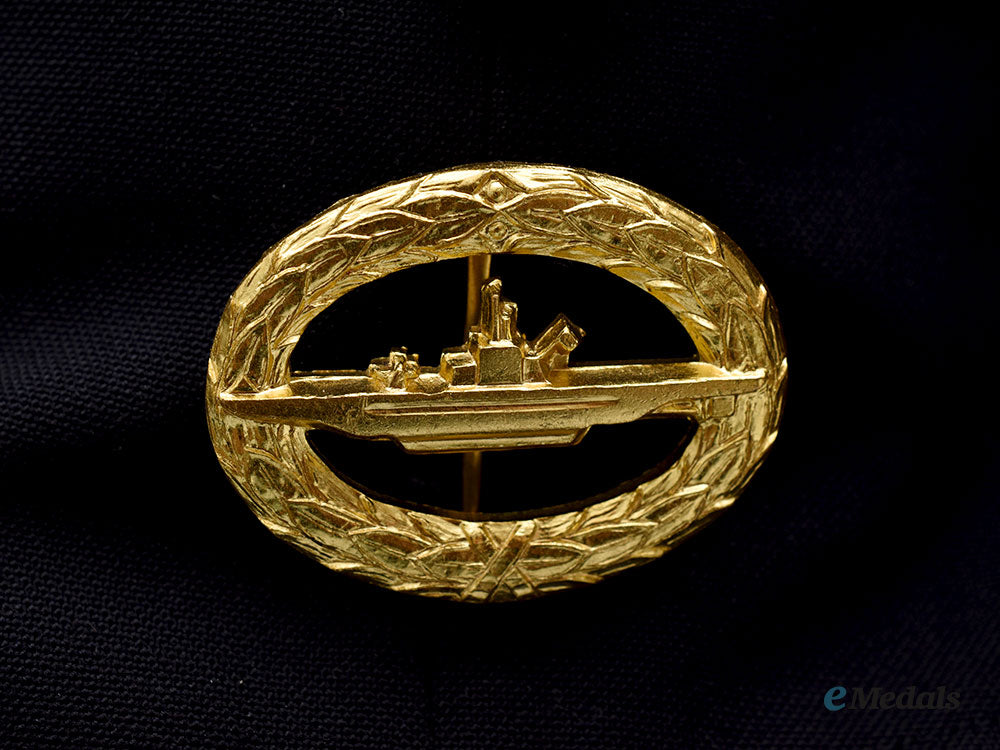 germany,_federal_republic._the_bundesmarine_uniform_of_kapitän_zur_see_hans_jenisch,_u-_boat_ace_and_knight’s_cross_recipient_l22_mnc3675_358