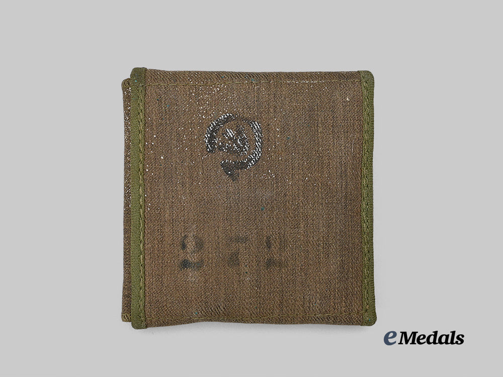 canada,_c_e_f._a_military_issue_autostrop_shaving_kit,_c.1916_e_medals__c7629_2