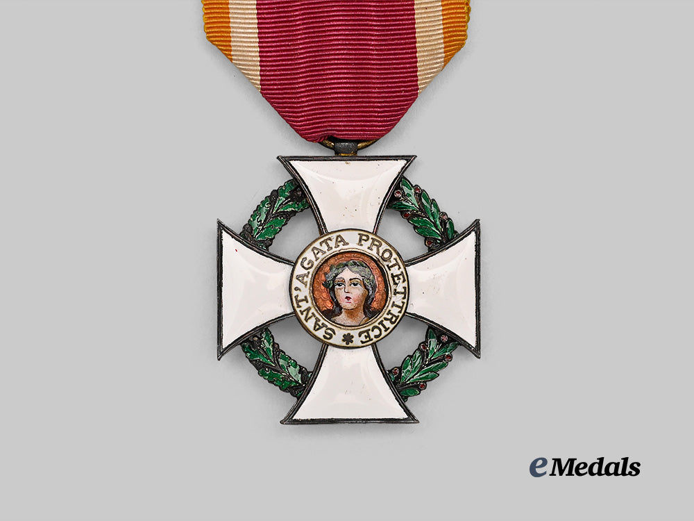 san_marino,_republic._an_order_of_saint_agatha,_knight_in_case_e_medals__e_u24372_7