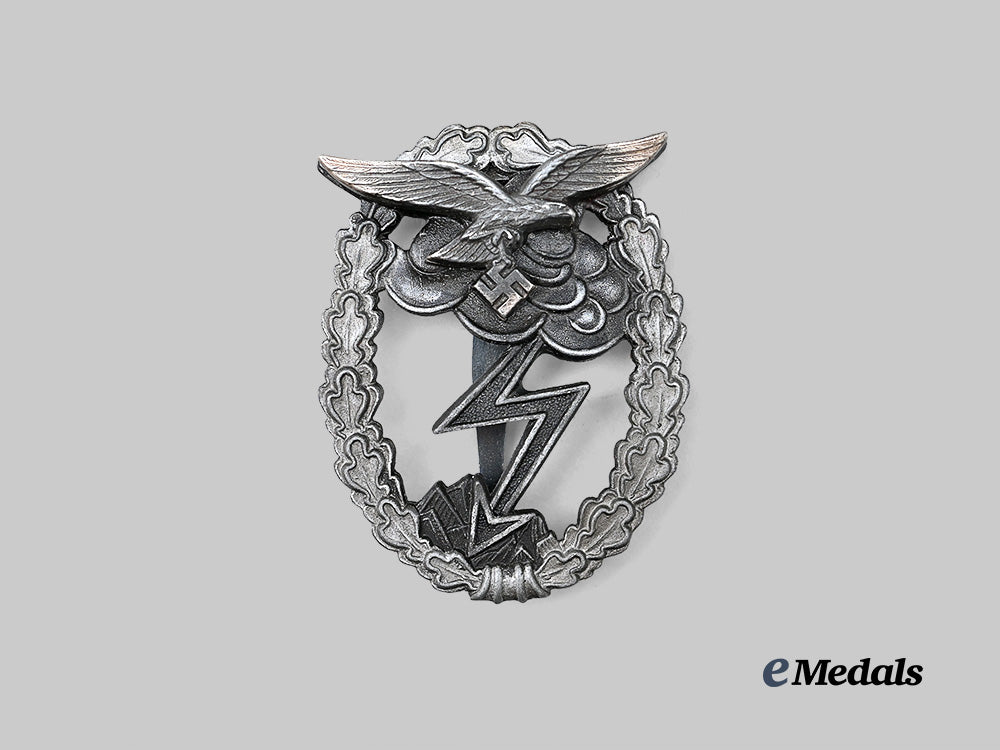 germany,_luftwaffe._a_ground_assault_badge,_by_rudolf_karneth_e_medals__g61761_2