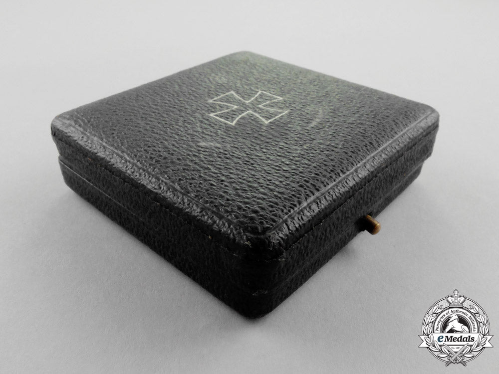 an_iron_cross1939_first_class_by_paul_meybauer_in_its_matching_case_of_issue_o_320_1