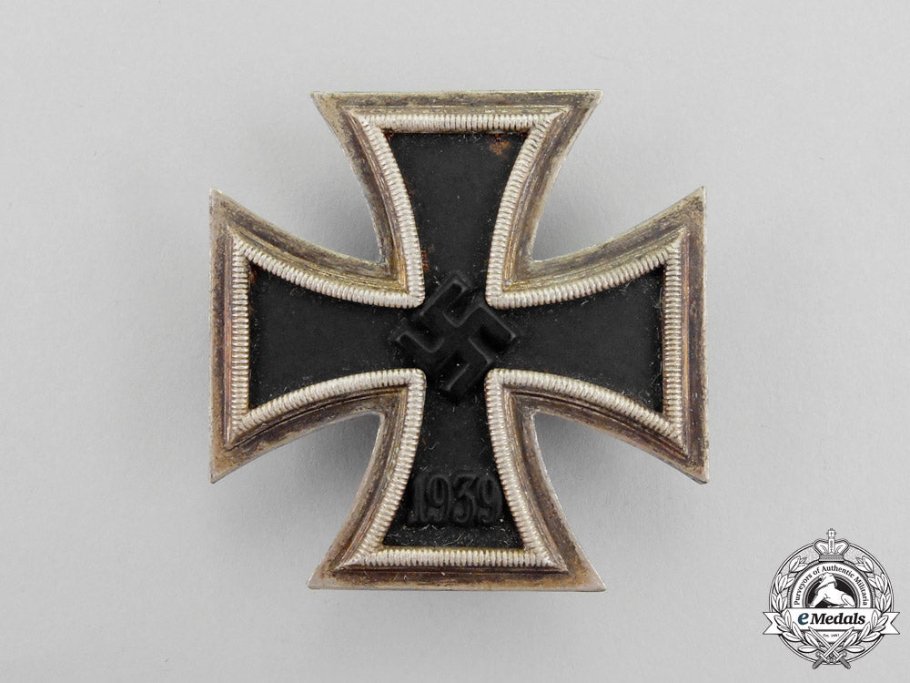 an_iron_cross1939_first_class_by_paul_meybauer_in_its_matching_case_of_issue_o_323_1