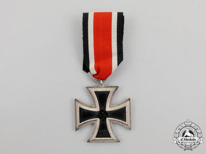 an_iron_cross1939_second_class_with_its_matching_boutonniere_o_350_1