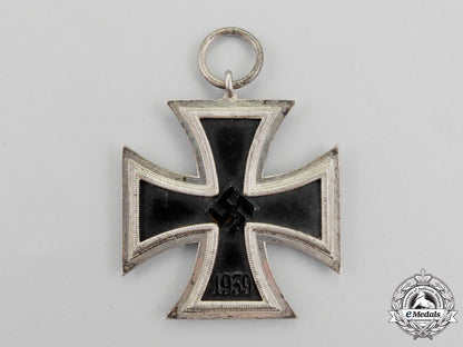 an_iron_cross1939_second_class_with_its_matching_boutonniere_o_351_1