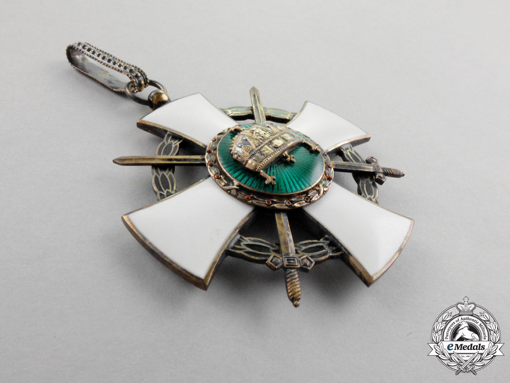 hungary._an_order_of_the_holy_crown,_grand_officer's_badge_with_war_decoration_and_swords1942_o_409_1_1