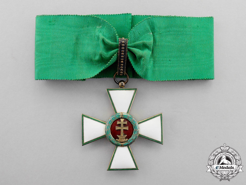 hungary._an_order_of_merit,2_nd_class_commander's_neck_badge(1935-1949)_o_411_1