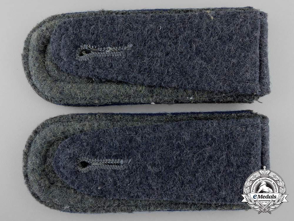 a_pair_of_luftwaffe_unteroffizier’s_shoulder_straps;_medical_units_o_484