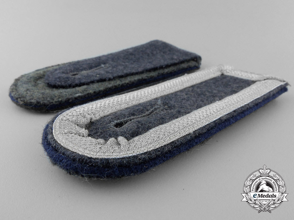 a_pair_of_luftwaffe_unteroffizier’s_shoulder_straps;_medical_units_o_485