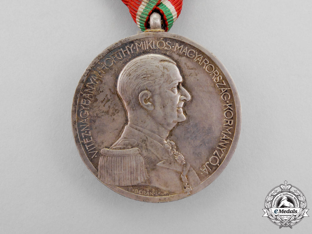 hungary._a_second_war_period_bravery_medal,_large_silver_grade_o_596_1