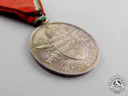 hungary._a_second_war_period_bravery_medal,_large_silver_grade_o_600