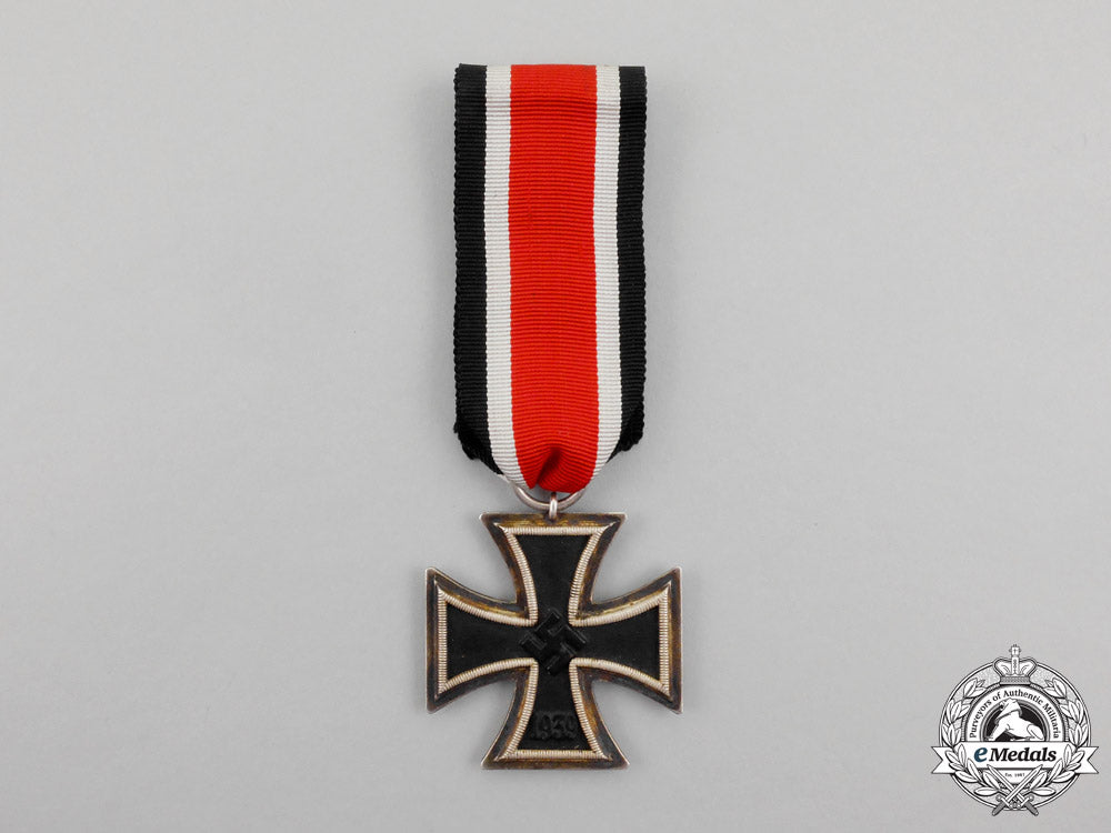 an_iron_cross1939_second_class_in_its_packet_of_issue_by_eugen_grauss_of_pforzheim_o_686_1