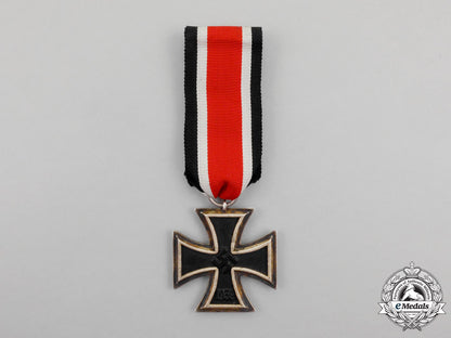 an_iron_cross1939_second_class_in_its_packet_of_issue_by_eugen_grauss_of_pforzheim_o_686_1