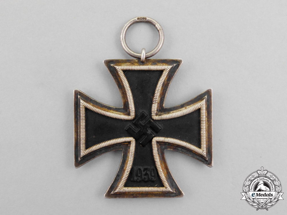 an_iron_cross1939_second_class_in_its_packet_of_issue_by_eugen_grauss_of_pforzheim_o_687_1