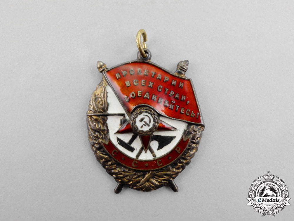 a_soviet_russian_order_of_the_red_banner;_type_four_o_749_1