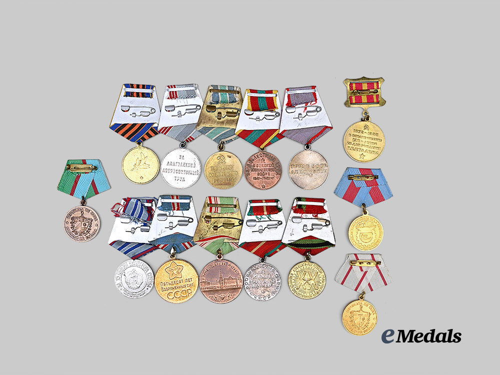 russia,_soviet_union._a_lot_of_medals&_awards_e_medals__e_u24842_3
