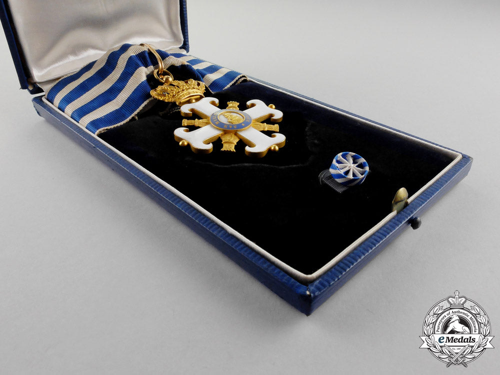 an_order_of_san_marino,_commander_in_gold,_civil_division,_type_i_p_120_2_1_1