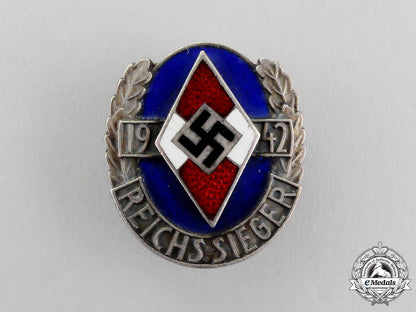 germany._a_rare1942_hj_honour_badge_of_the_national_champions_in_silver_p_187_2