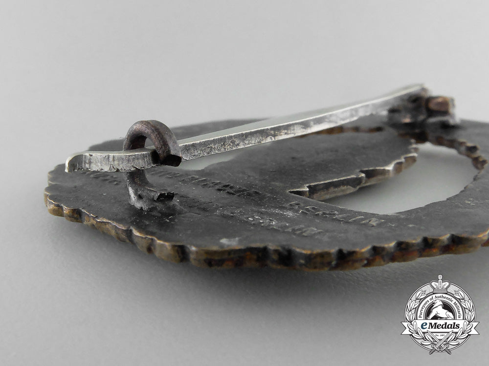 an_early_kriegsmarine_minesweeper_war_badge_by_schwerin_p_444