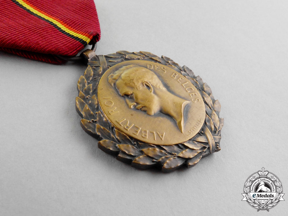 belgium._three_medals_and_decorations_p_552_1
