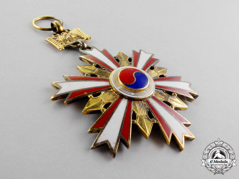 korean._an_order_of_national_security_merit(_hanja),_grand_cross_set,1_st_class_to_general_gabriel,_usaf_p_707