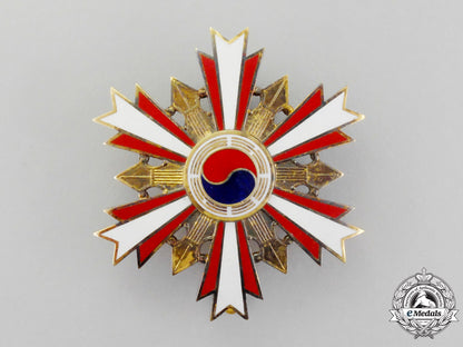 korean._an_order_of_national_security_merit(_hanja),_grand_cross_set,1_st_class_to_general_gabriel,_usaf_p_709